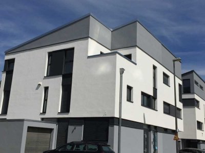 Exklusive, und energieeffizient wohnen im Neubau mit Terrasse und separaten Eingang am "Alten Tivoli