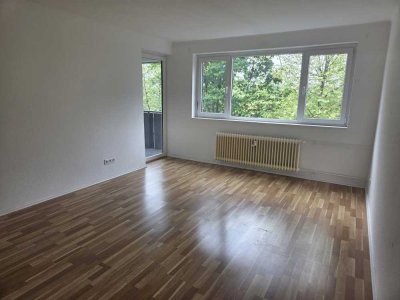 Gepflegte, helle 2-Zimmer-Wohnung mit Balkon