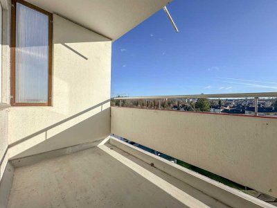 WEITBLICK GENIESSEN: Lichtdurchflutete 3-Zimmer-Wohnung mit Balkon