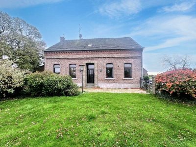 HAUPTHAUS EINES BAUERNHOFES IN KREFELD-FISCHELN ZU VERMIETEN!