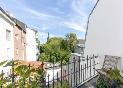 Möbliertes, charmantes Single-Apartment mit Balkon & Dom-Blick