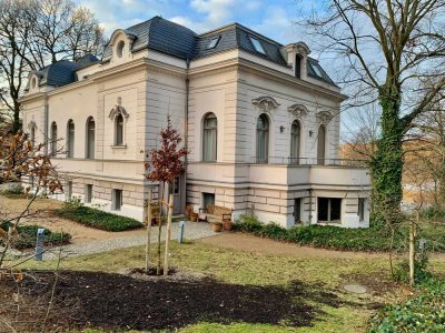 Turn-of-the-century villa with modern living style and serene lake view