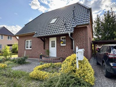 Charmantes Einfamilienhaus in ruhiger Lage mit Garten, Carport & Gartenhaus