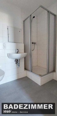 Einbauküche, große 3 Zimmer, Balkon, frisch saniert, Aufzug