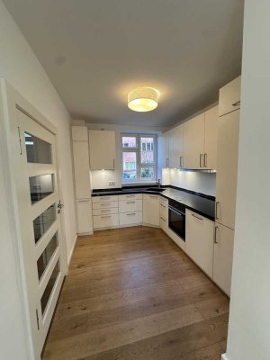 OPEN HOUSE 13.6. von 10-13 Uhr. Provisionsfrei: Stilvolles Bruno-Taut-Reihenhaus in Zehlendorf