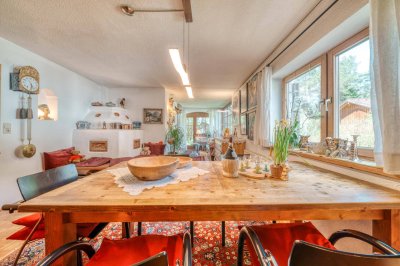 Tirolerhaus mit großem Garten, Pool und Baugrund – attraktive Lage in Scharnitz-Gießenbach