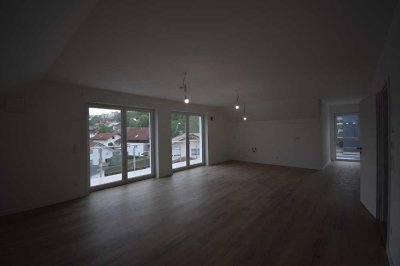 Große 4-Zimmer Wohnung mit Balkon und Terrasse