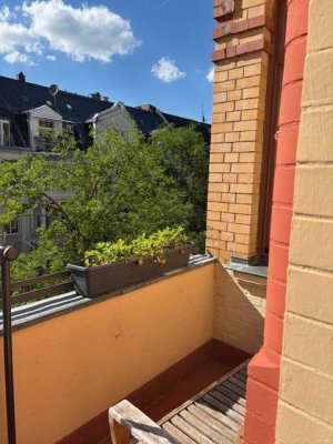 Helle 4 Zi Altbau Whg mitten im Dichterviertel