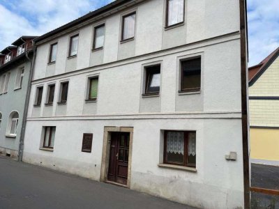 Teilsaniertes EFH (Reihenendhaus)  im Zentrum von Saalfeld zu  verkaufen