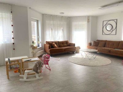 Mehrgenerationen-Wohnen! Zweifamilienhaus mit Garage!