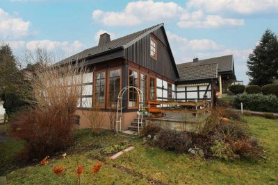 Bezugsfreies Einfamilienhaus mit Doppelgarage und Sonnengarten in Kleinolbersdorf