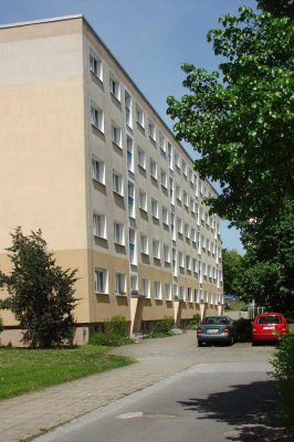 3-Raum Wohnung mit großem Balkon!