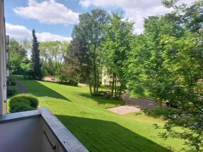 ** Geräumige 73 m² 3,5 Zimmer Erdgeschosswohnung in grüner Lage **