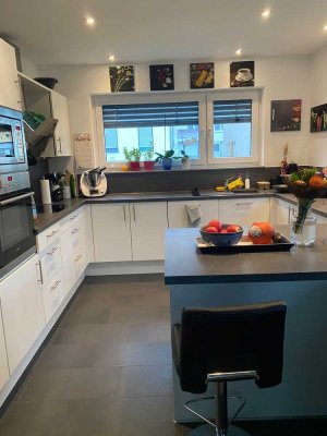 Exklusive Erdgeschosswohnung mit Balkon, Einbauküche & Schreiner Einbauten im Herzen von Idstein