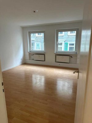 WG-Wohnung - 4 renovierte Zimmer für 3-4 Personen