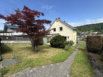 Haus in sonniger Lage mit Potenzial für Neues! Sanierungsbedürftig!