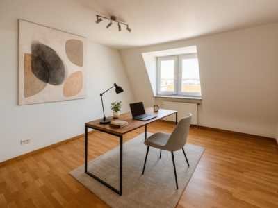 Ideale Raumaufteilung  mit Wohnküche, Fernsicht und Balkon