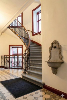 Altbau: Erstbezug nach Generalsanierung – top Ausstattung zum Top-Preis!