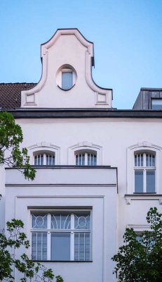 Invest am Ku’damm: Stilvolle 3-Zimmer-Altbauwohnung mit Terrasse in Nähe Meyerinckplatz – vermietet!