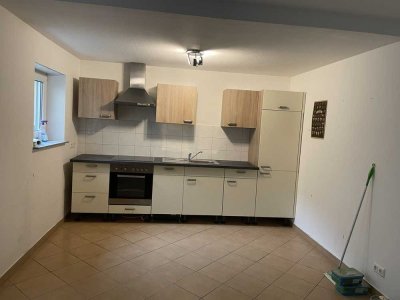 Geschmackvolle 2-Raum-Wohnung mit Terrasse und Einbauküche in Heppenheim