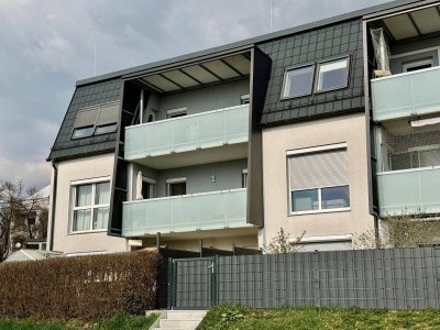 GEPFLEGTE DACHGESCHOSSWOHNUNG II HOCHWERTIGE AUSSTATTUNG II EINZELGARAGE + FREISTELLPLATZ II ZENTRUM KATSDORF