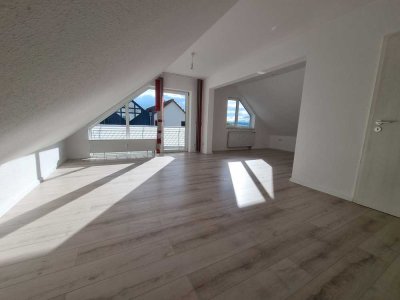 Helle 2 Zi.-Whg in Limburg, Küche + Balkon + Tiefgarage, 800 m zur Altstadt, Globus fußläufig