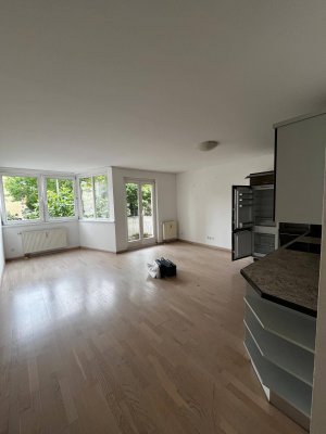 Zentral, hell, im Grünen - 74qm