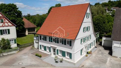 Familientraum: Einfamilienhaus mit zwei Einliegerwohnungen und großem Garten