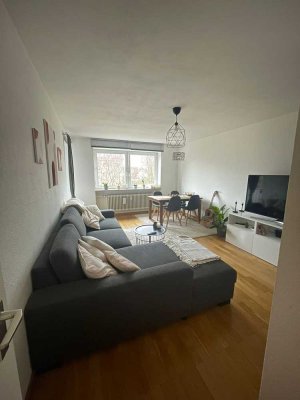 Geschmackvolle 3-Raum-Wohnung mit Balkon und Einbauküche in Eching