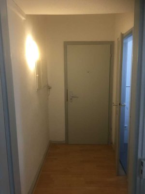 Frisch renovierte 1,5-Zimmer-Wohnung mit Einbauküche in Trier
