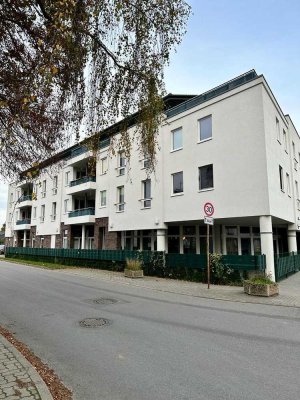 gemütliche 2-Raum-Wohnung mit Balkon, Laminat, Duschbad mit Fenster, Abstellraum und Fahrstuhl