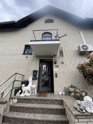 ***Schönes und geräumiges Einfamilienhaus***