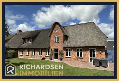 Modernes Wohnen und Leben unter Reet in Risum-Lindholm