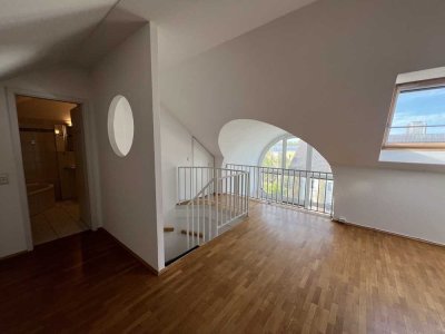 Stilvolle 3-Raum-Maisonette-Wohnung mit geh. Innenausstattung mit Balkon und EBK in Köln Raderberg