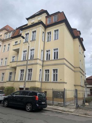 Gohlis* 4-Zi-DG-Whg.*Terrasse + Garten* 2 Tageslichtbäder* Parkett* EBK* Stellplätze + Garage