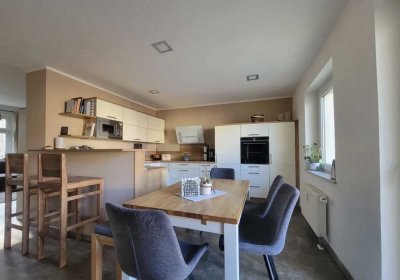 Attraktive Maisonette-Wohnung mit 2 Balkonen in Zwickau-Mitte-West zu vermieten