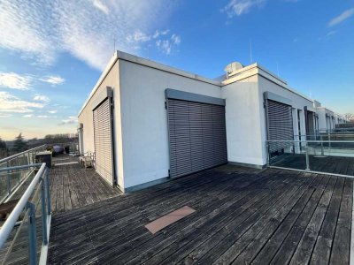 Exklusive, helle 2-Zimmer-Penthouse-Whg. mit EBK, mega Sonnenterrasse ca. 103 qm,  1 TG-Stellplatz