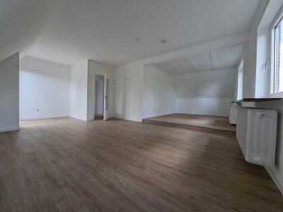 Helle 3,5-Zimmerwohnung mit Balkon ab 01.06.2026 verfügbar