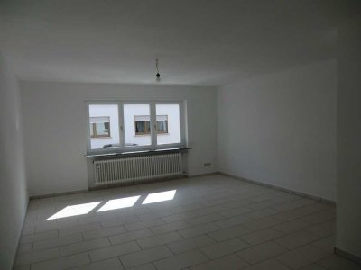 Helle, moderne und geräumige EG-­Wohunung im Zweifamilienhaus
