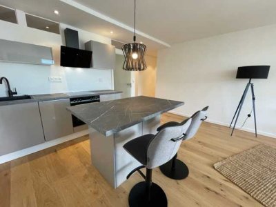 SCHWABING IS THE BEST ! ERSTBEZUG NACH SANIERUNG GROßES LUXUS APARTMENT MIT BALKON UND KÜCHE