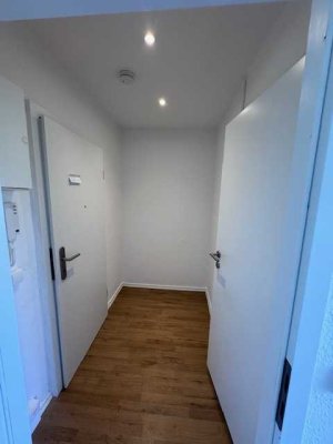 Wow --- was ne schicke 1 Raum mit Balkon - Klein, fein ...