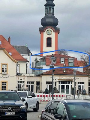 3 Zimmer Dachgeschosswohnung mit Balkon und Aufzug in Schwetzingen