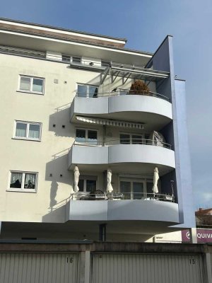 äußerst komfortable 101 m², 3 - 4 Zimmer Wohnung, nahe der Innenstadt