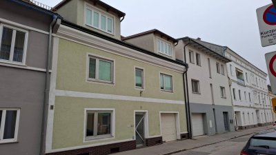 Besichtigung am 29.04. ab 17,45 mit Voranmeldung, ab 1. Mai verfügbar, 4 Zimmer und Garten