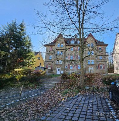 Solide 2 Zimmer-Wohnung in zentraler Lage ***Historisches Flair***