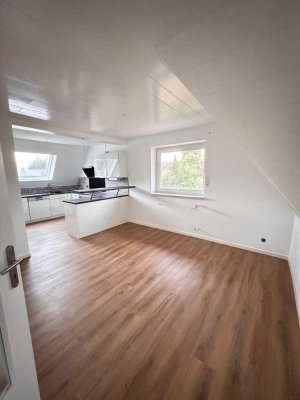 Erstbezug nach Sanierung: ansprechende 5-Zimmer-Wohnung mit Einbauküche und Balkon in Kaunitz