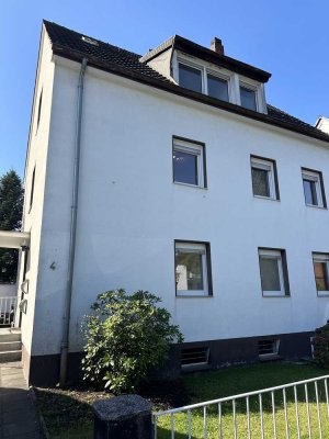 Neu sanierte 3-Zimmer-Wohnung mit luxuriöser Innenausstattung mit Riesen- Balkon nähe Klinikum Lev