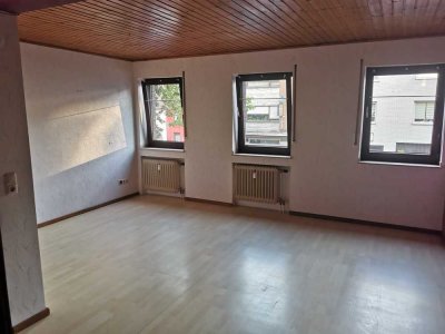 Helle und gut geschnittene 2 Zimmer Wohnung in zentraler Lage Eschweilers