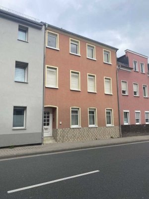 Tolles Stadthaus mit Garage und Zufahrt - auch Generationswohnen möglich - in Groitzsch zu verkaufen