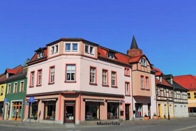+++ 2-Zimmer-Erdgeschosswohnung mit Garten und Stellplatz +++